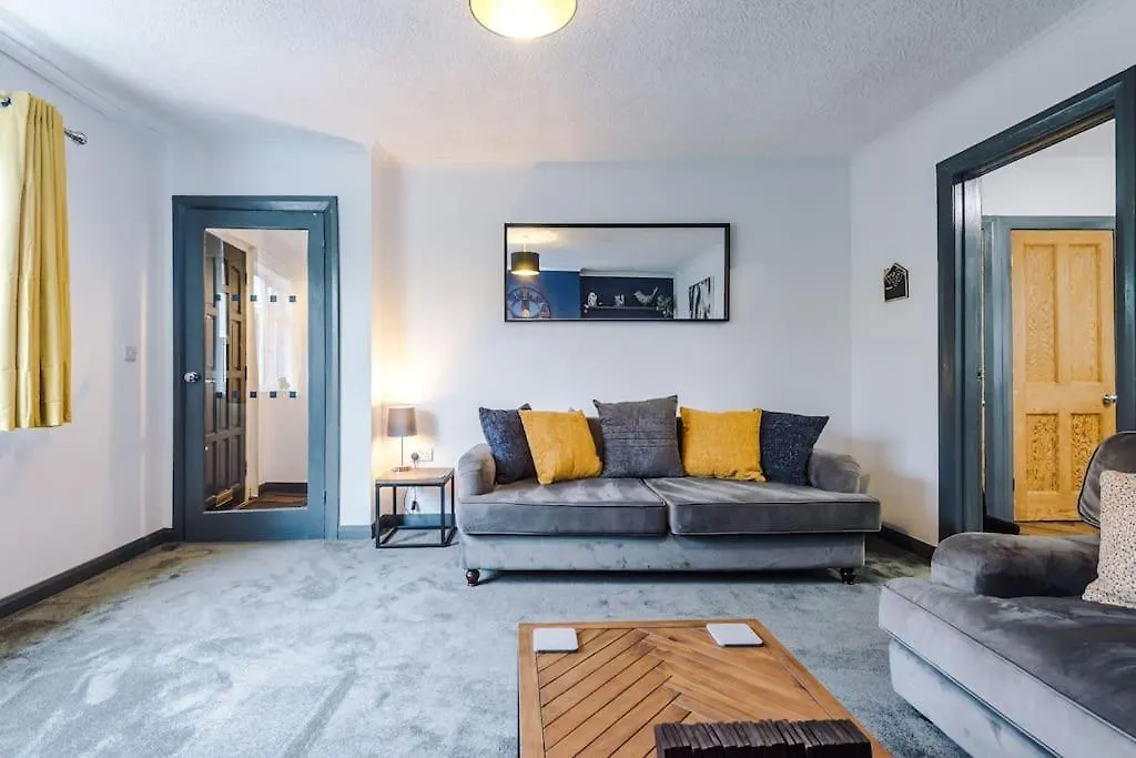 Spacious 3 Bedroom Close To Leeds City Centre With Parking - Short Stay Leeds 0*, Leeds (West Yorkshire) United Kingdom