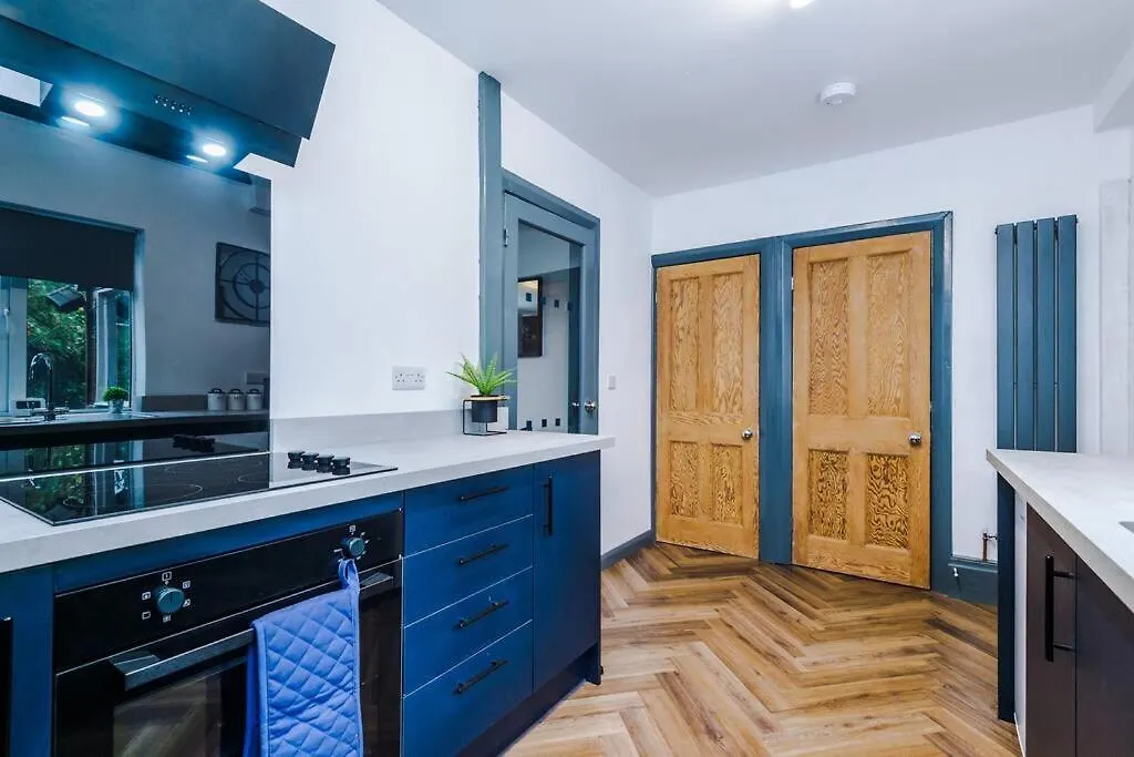 Holiday home Spacious 3 Bedroom Close To Leeds City Centre With Parking - Short Stay Leeds