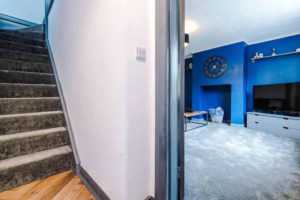 Holiday home Spacious 3 Bedroom Close To Leeds City Centre With Parking - Short Stay Leeds