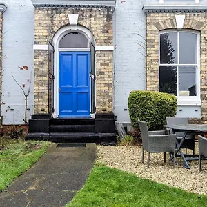 Spacious Home, By Headingley Stadium, Lgi, Arena, And The Of Holiday home